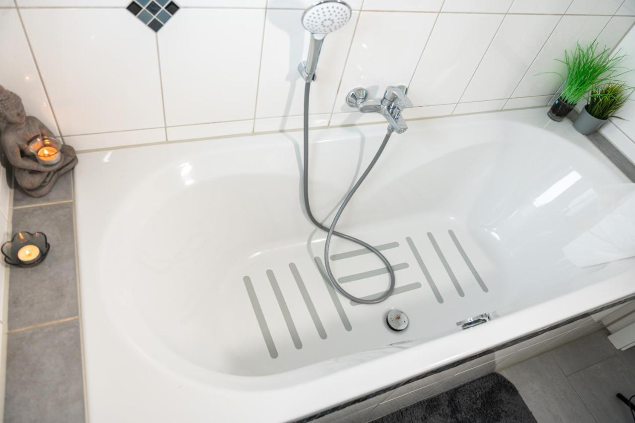 #2 Grosses Zimmer Mit Pool Und Garten Memmingen Eksteriør billede